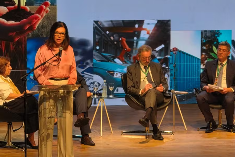 Se o petróleo cair mais, vamos reduzir os preços da gasolina e do diesel’, diz presidente da Petrobras