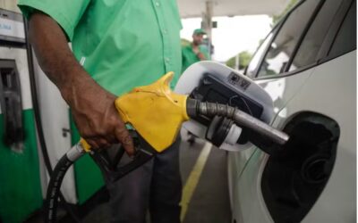 Petrobras reduz preço da gasolina na refinaria em 4,9%